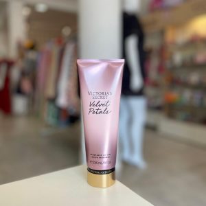 Victoria’s Secret Velvet Petals – Loción Corporal Perfumada
