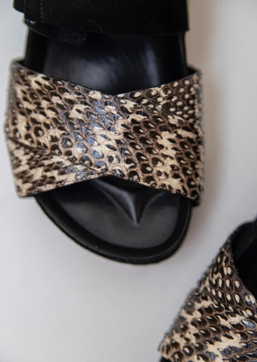 Giambattista Valli sandalias de ante y piel estampado pitón Talla 36 Nuevas - Imagen 8